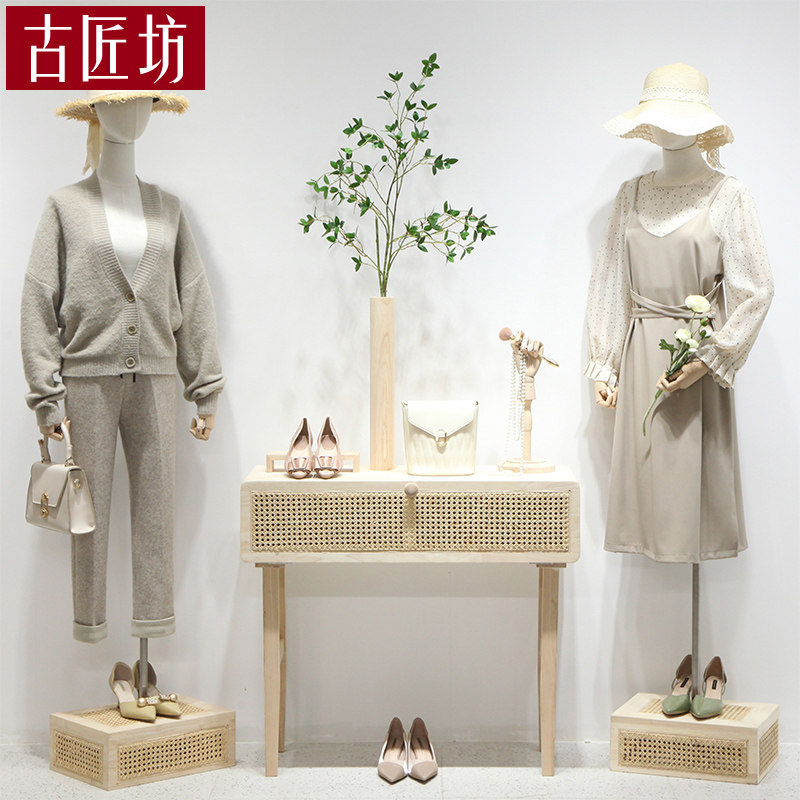 Clothing store display stand Women's store shelf display Taichung Island platform soft outfit with display stand Solid wood booth table