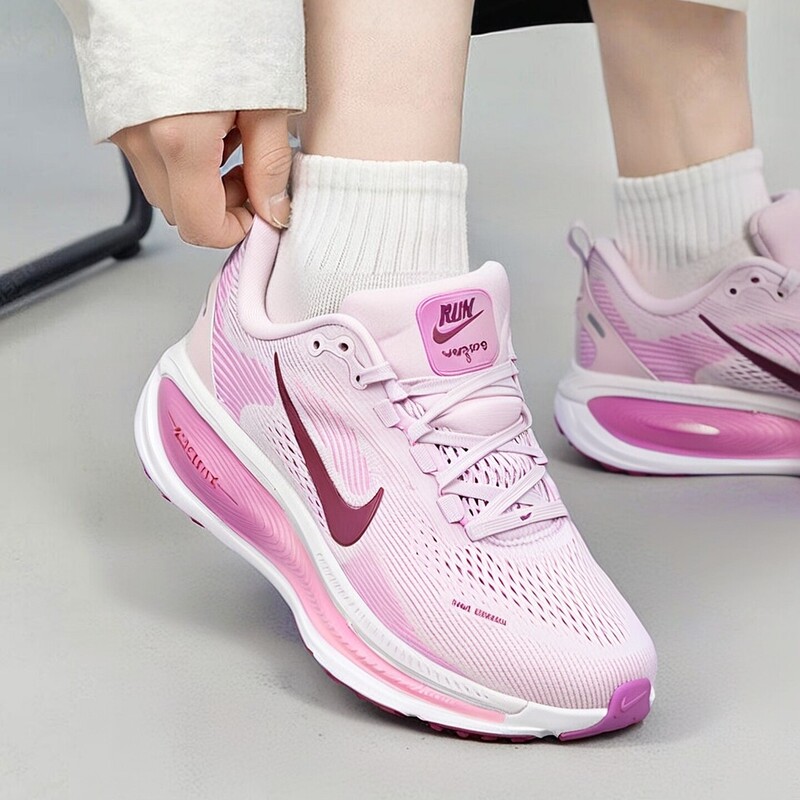Nike Women's Shoes Mairou Purple Pink and White Vomero 18 Cushioning, Rebound and Breathable Running Shoes Hm6804-500