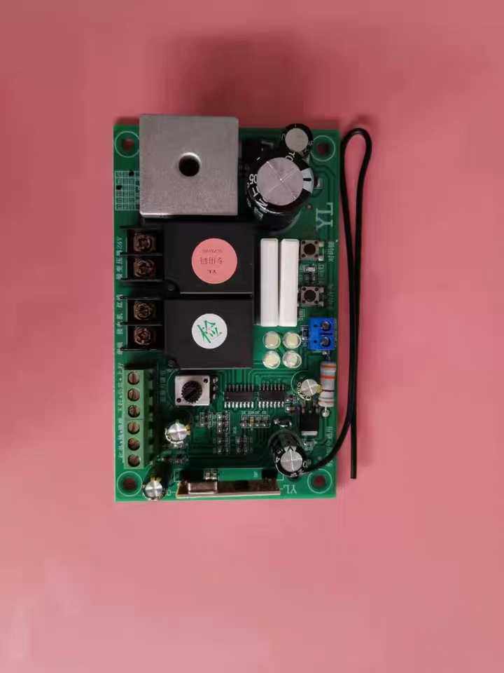 Electric flip garage door motor circuit board