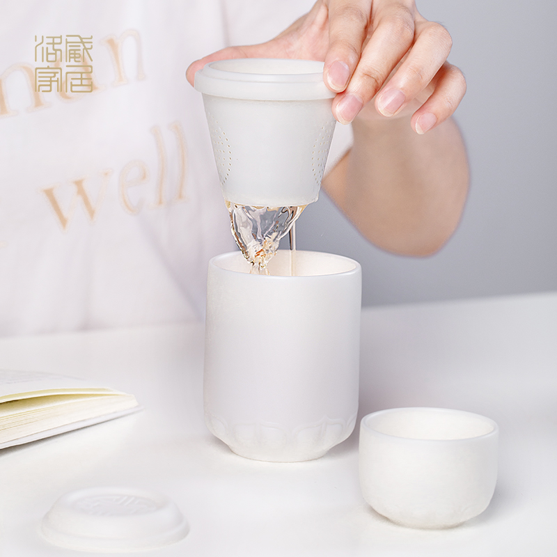 A pot of white porcelain crack cup touch the floor clearance 】 【 two kung fu tea cup travel suit portable hand grasp