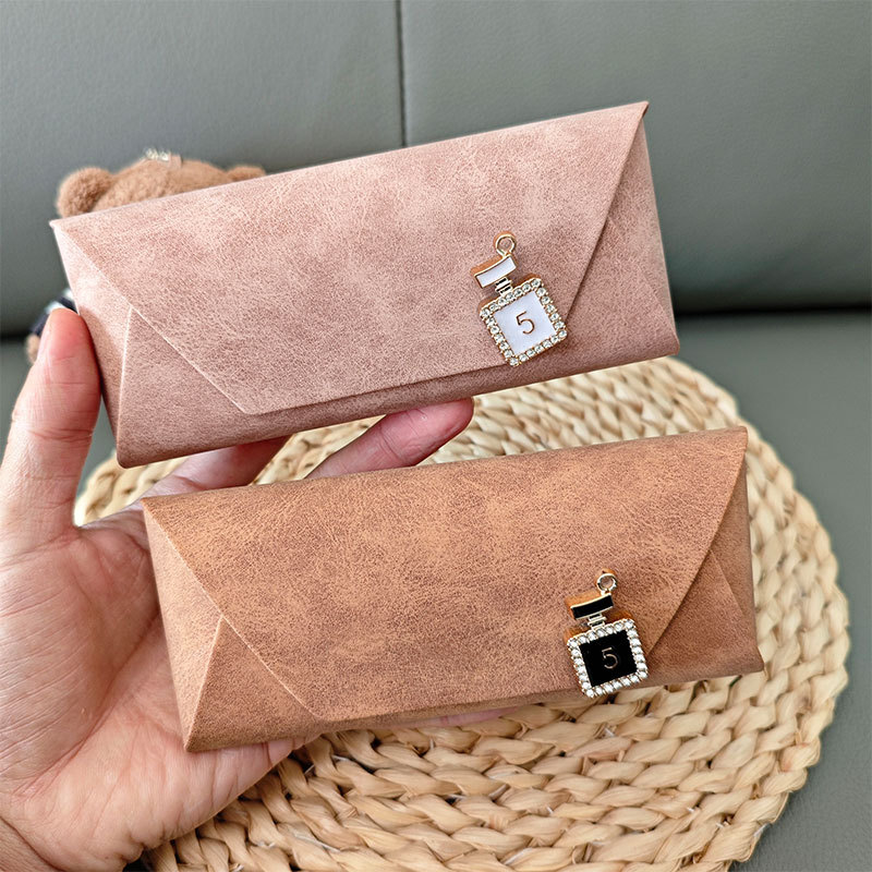 Universal Glasses Case for Girls, High-End Sheep Velvet, Anti-Stress, Portable, Fashionable Myopia Glasses, Sunglasses, Sunglasses Storage Box