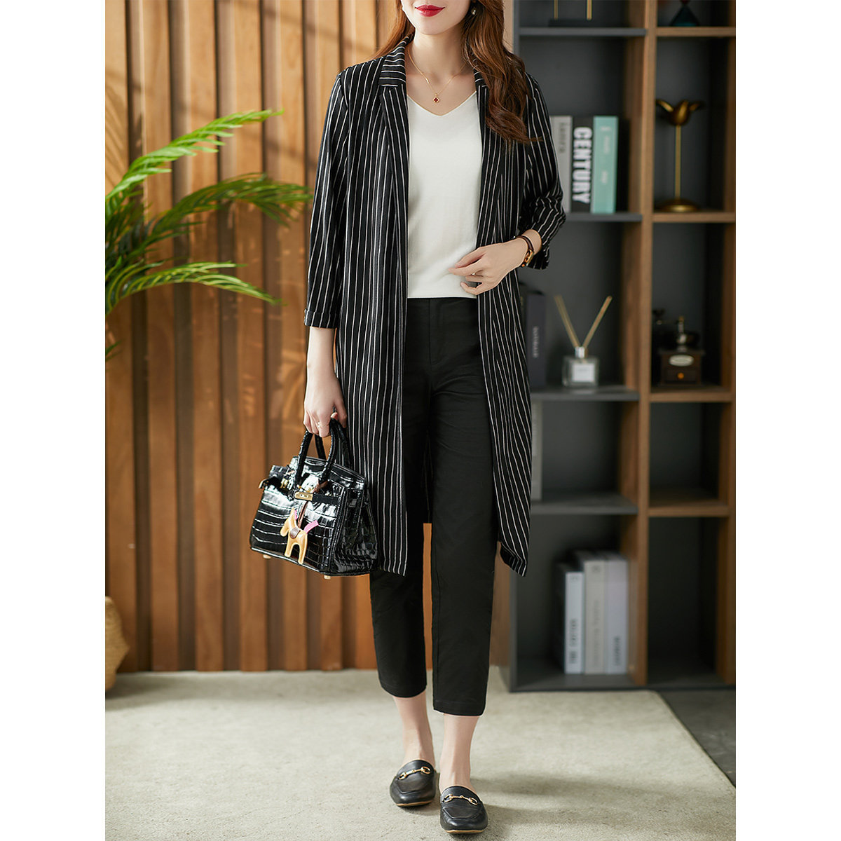 U Home Vertical Striped Wind Jersey Woman in Long Edition Inn Wind 2022 Chunqiu New Loose Fashion Han Edition Long Version Coat