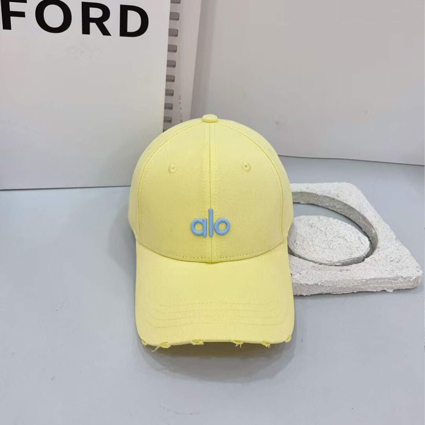 Alo Yoga キャップ Yellow 2025 new arrival: alo hardtop distressed brim baseball cap | sun