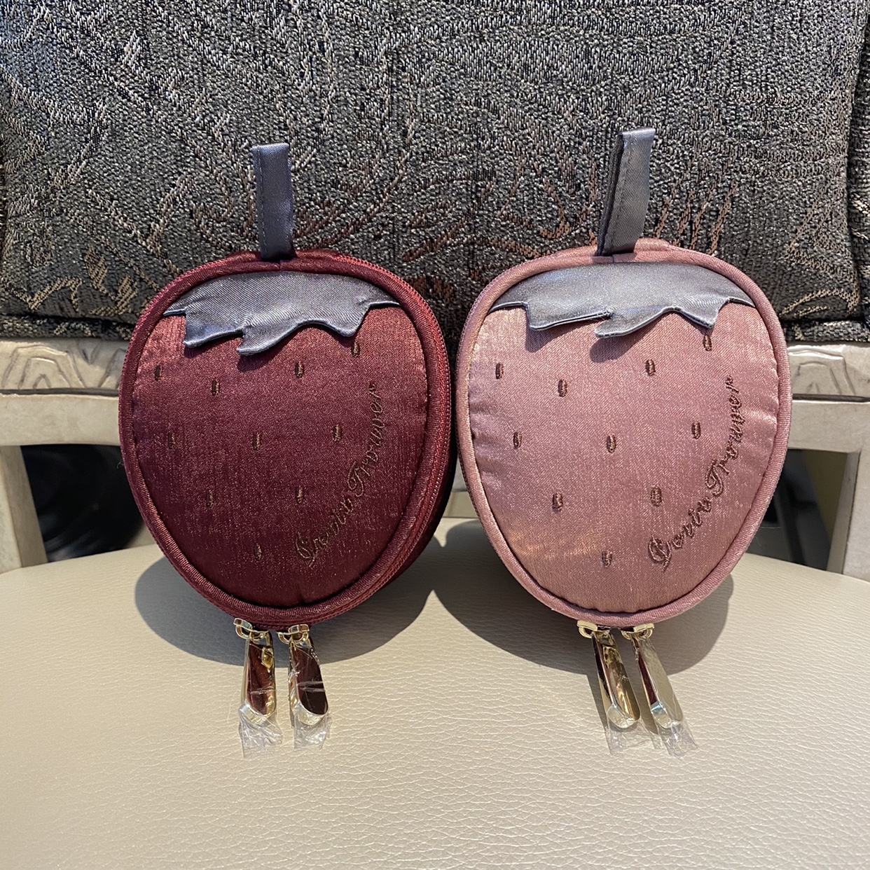 PETIT TROUVER strawberry styling jewelry bag travel portable stereo strawberry jewelry box mini