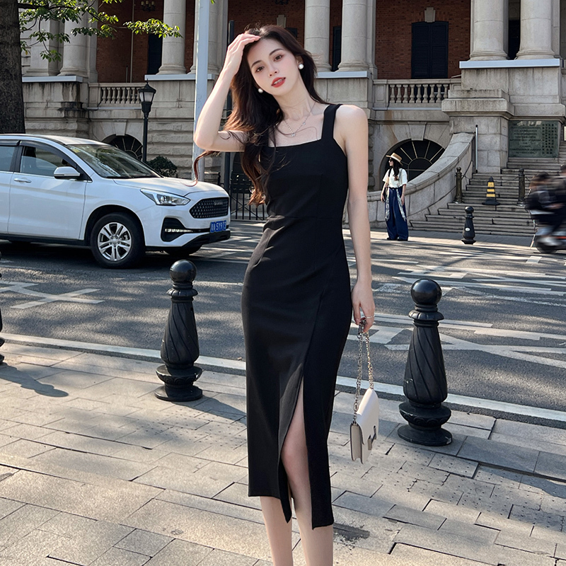 French Hepburn Style Suspender Dress for Women 2026 Summer and Autumn, Feminine Waist-Cinching Slimming Suspender Dress with Slit, Little Black Dress French Hepburn Style Suspender Dress for Women 2026 Summer and Autumn, Feminine Waist-Cinching Slimming Suspender Dress with Slit, Little Black Dress