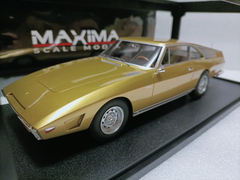 Maxima 1 18 Scale Ferrari Sports Car Model 330Gt 2+2 Navarro 1966 Gold Rocket Tail