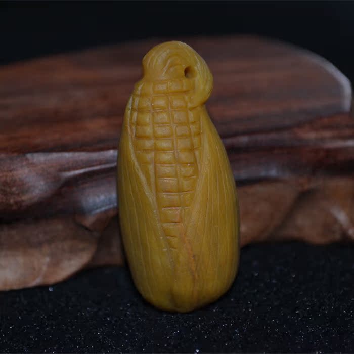 Boutique Liaoxi Chaoyang Tree Jade Wood Chemical Jade Engraving Pendant Corn Necklace Pendant for men and women The men and women pay your fortune