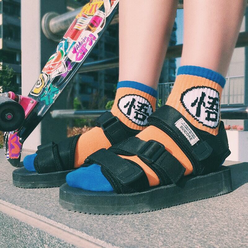 Korean ins tide card Harajuku cartoon Dragon Ball Wukong turtle middle tube cotton skateboard socks men and women couples long socks