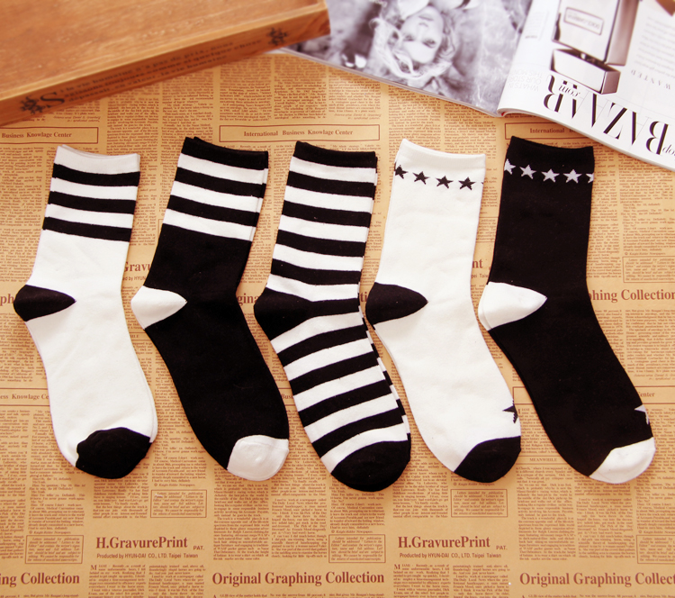 3 đôi tất đen trắng trong vớ vớ cotton cô gái cá tính xu hướng thể thao vớ cotton nam vớ dài ván trượt tất dài đến đầu gối