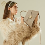 Небольшая дизайнерская сумка через плечо, из натуральной кожи