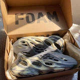 椰子 Аутентичные туфли Crocs с ощущением того, что наступаешь на дерьмо, версия для мужчин для ношения на улице, новые домашние повседневные тапочки 2025 года для женщин.