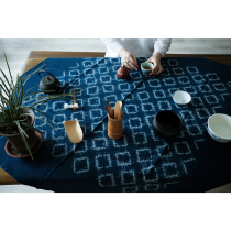 Blue continuous Bai ancient method tie-dyed blue and white lattice shawl tablecloth TV background wall decoration pure natural plant dyeing