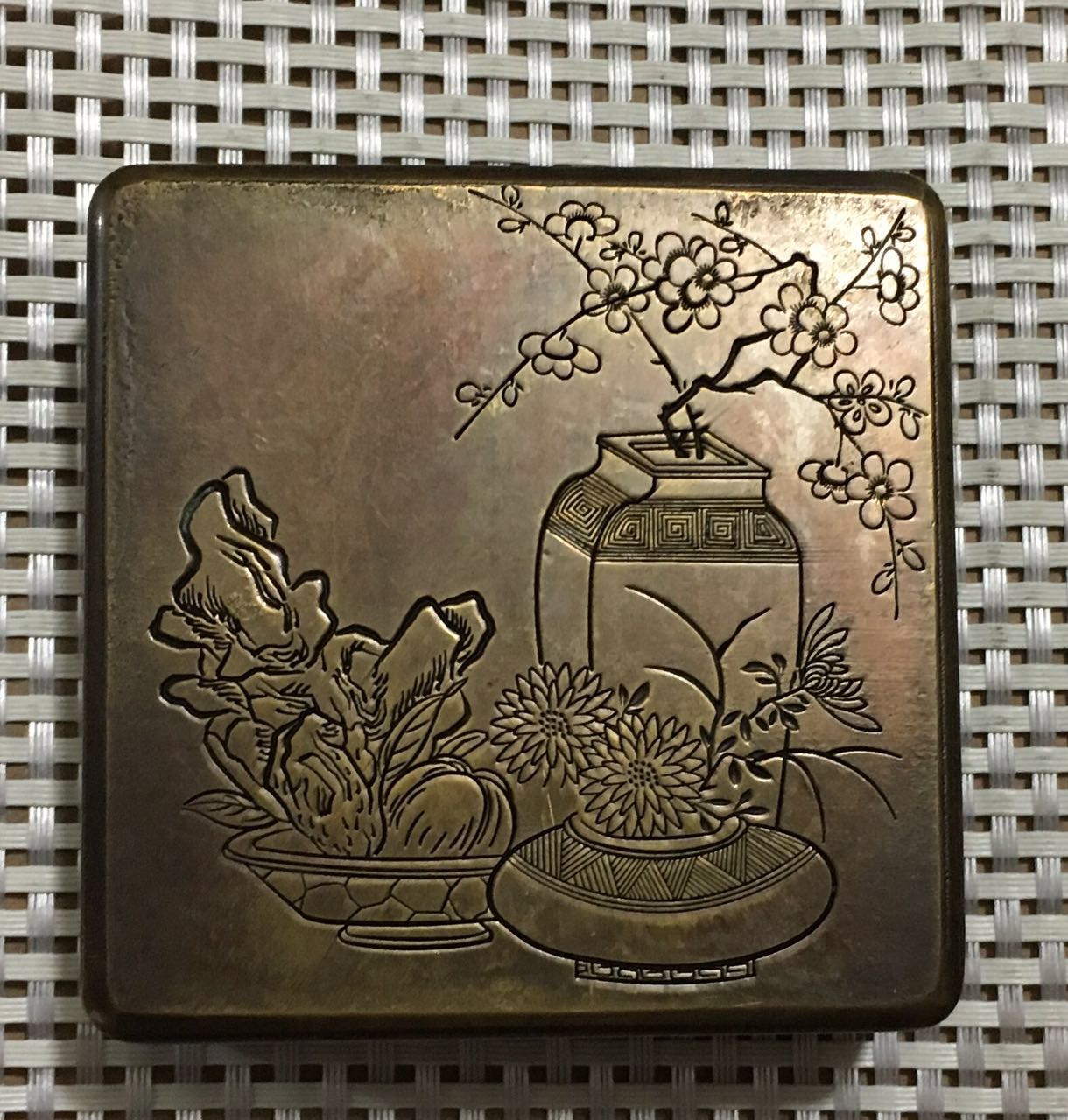Imitation ancient Republic of China thickened old copper square ink box thickened flower and grass picture bronze ink casket pure copper Qing Dynasty Room Four Treasure