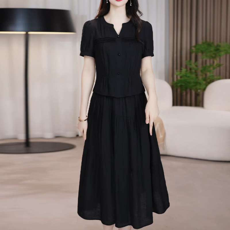 Women's Summer Dress 2026 New Style, Popular This Year, Elegant, Age-Reducing, High-End Feel, Black Hepburn Style