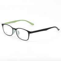 Черная рама и зеленая нога