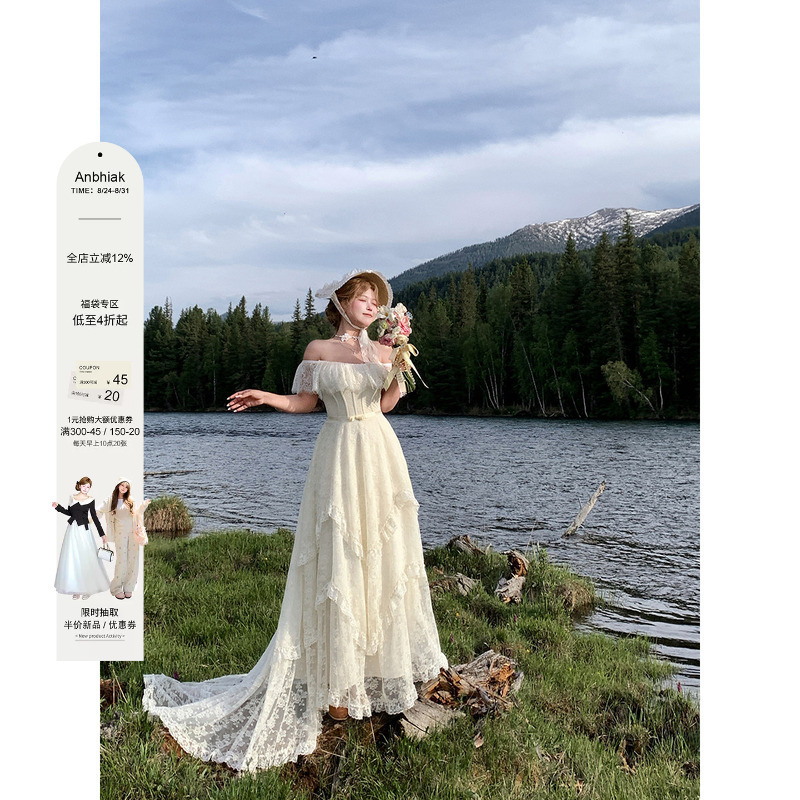 Annie Is Not Popular, but This Heavy-Duty, Stunning Three-Tiered Lace Gown Is Perfect for Women with a Slightly Plump Figure, Plus Size Birthday Wedding Dress