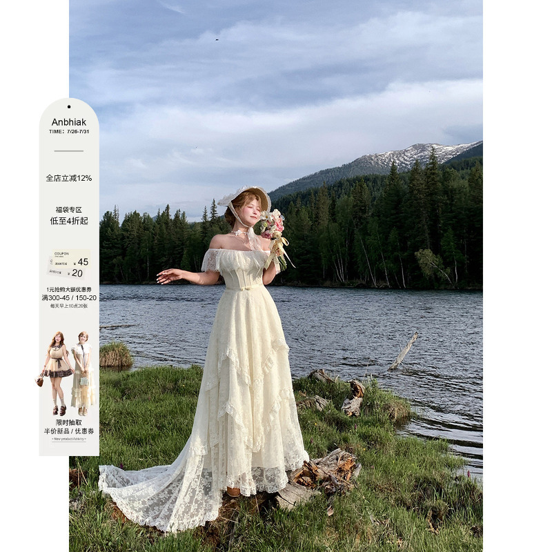 Annie Is Not Popular, but This Heavy-Duty, Stunning Three-Tiered Lace Gown Is Perfect for Women with a Slightly Plump Figure, Plus Size Birthday Wedding Dress