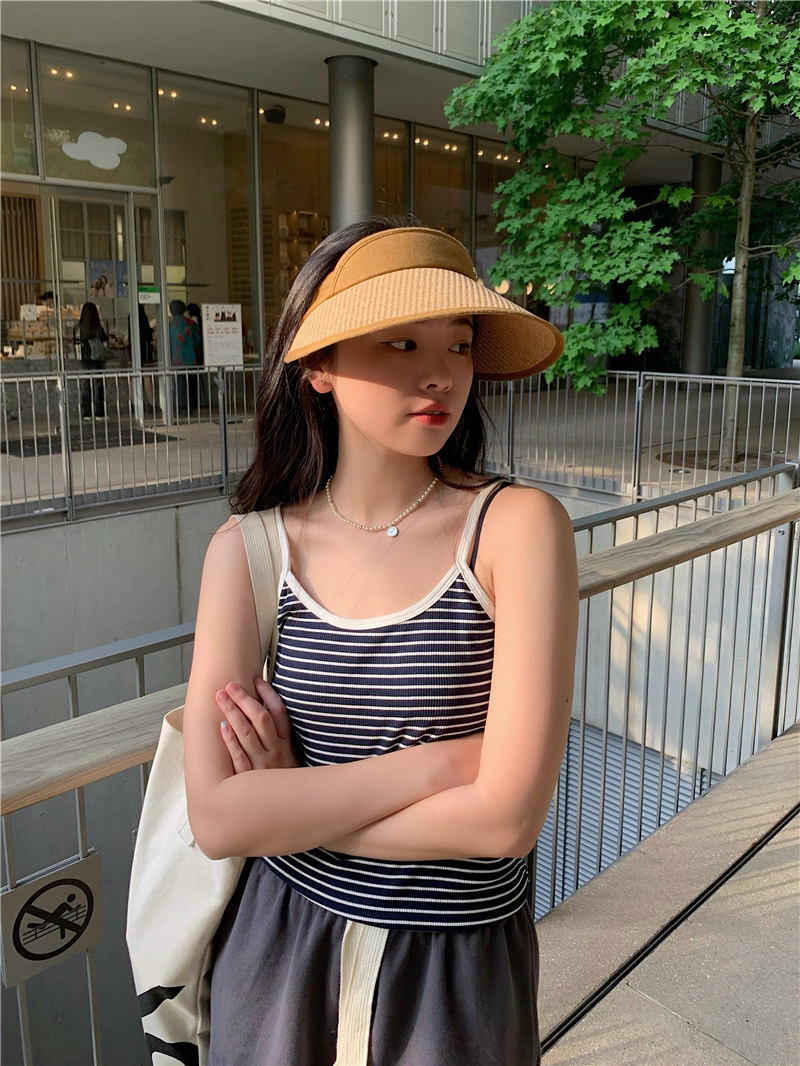 Women's Fashion Solid Color Big Eaves Sun Hat display picture 1