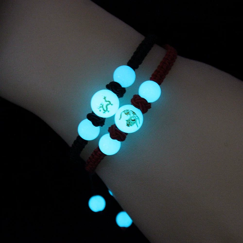 Плетеный изысканный браслет из красной нити подходит для мужчин и женщин для влюбленных, легкий роскошный стиль, простой и элегантный дизайн