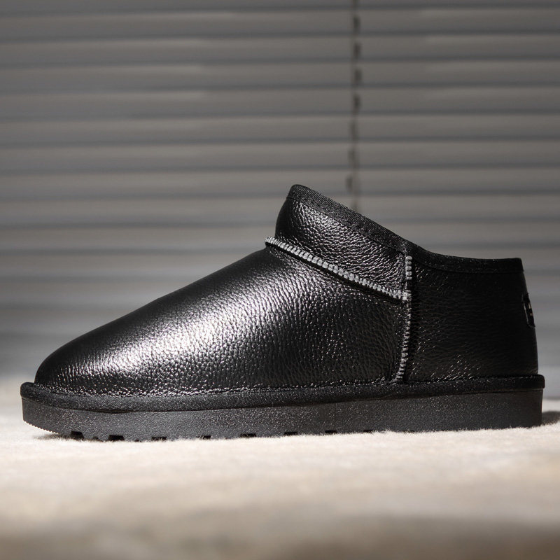 Snow boots men's shoes waterproof bread shoes men's short boots non-slip plus velvet warm cotton shoes men's trend leather winter