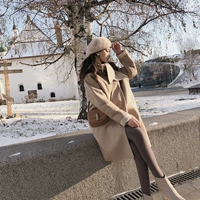 Bí ẩn trình diễn áo khoác len hai mặt nữ giữa mùa đông 2019 mùa đông mới Hàn Quốc kiểu mũ len theo phong cách Hepburn - Áo len lót đôi