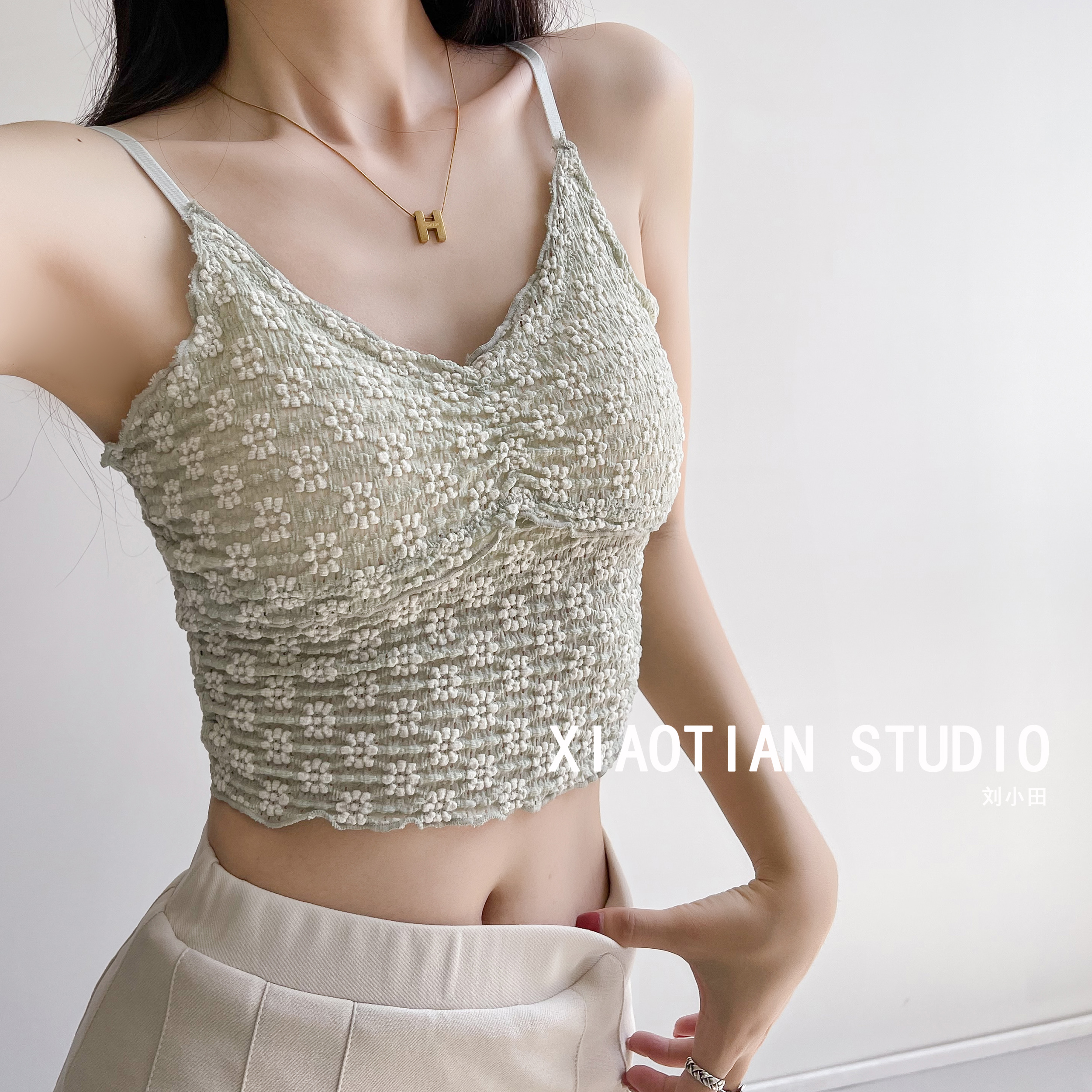 Sweet and hot girl with small broken flower harnesses with attached chest cushion vest woman design sensation outside wearing merry-back underwear for the summer