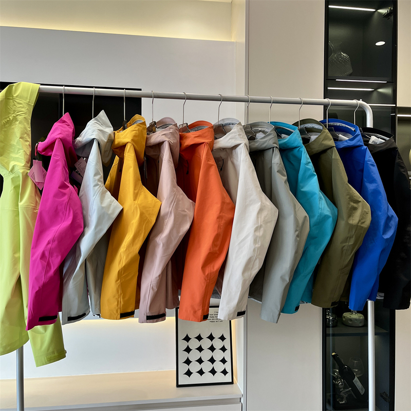 12 Colors! the King of Hard Shells! Waterproof, Seamless, Fully Taped Outdoor Functional Jacket for Women 12 Colors! the King of Hard Shells! Waterproof, Seamless, Fully Taped Outdoor Functional Jacket for Women