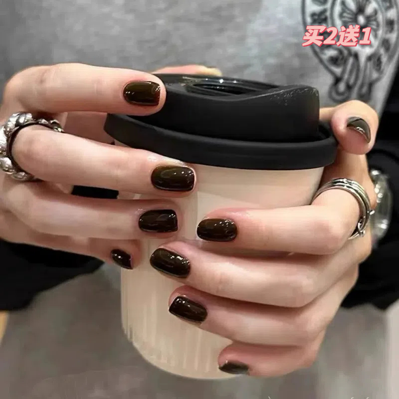 Autumn and Winter Wearable Short Nails, Caramel Coffee Color Manicure, Whitening and High-End Fake Nail Stickers, Finished Nail Pieces
