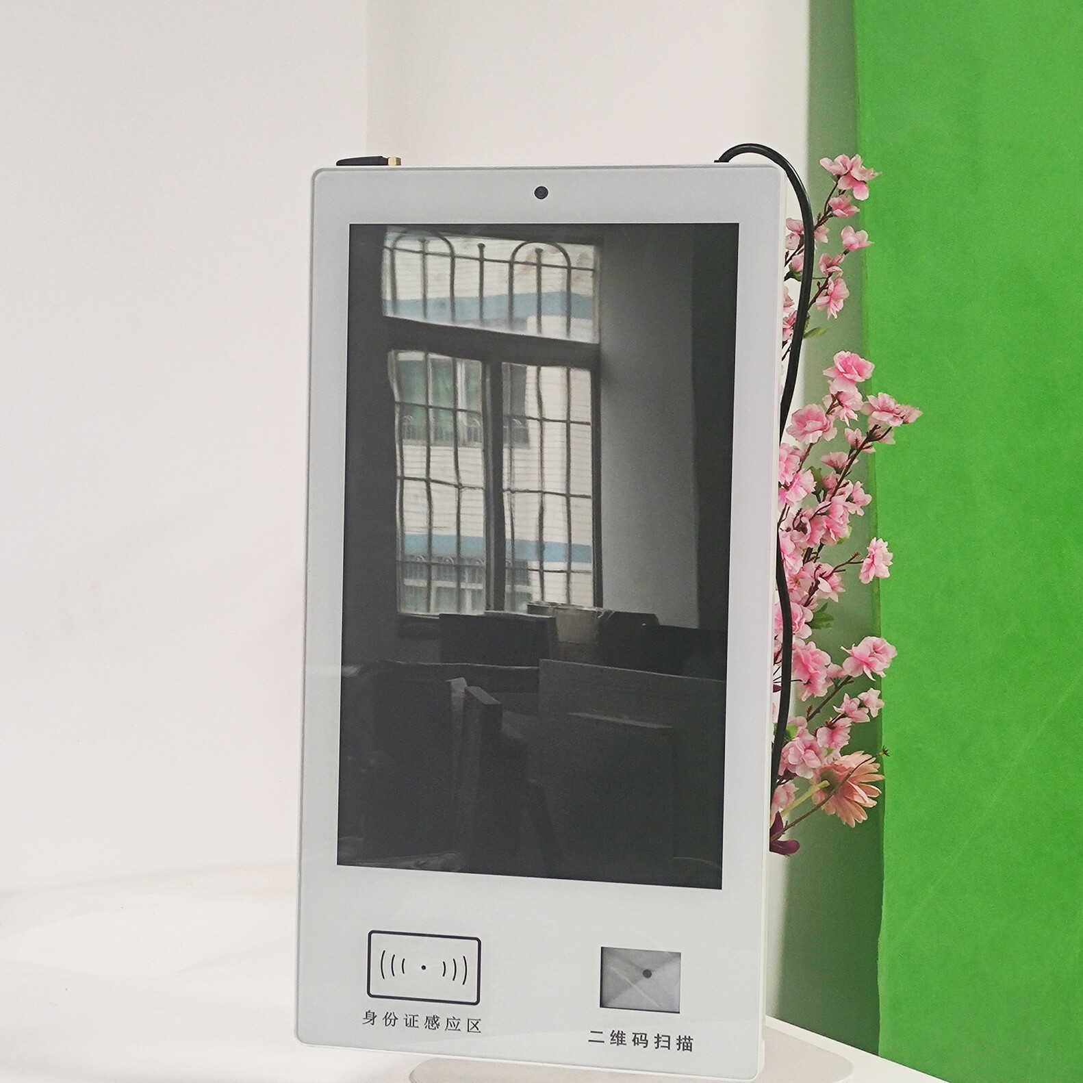 景区拍照AI摄影神器来了！自动抓拍+智能选片，美照不用求路人！-广告机-淘宝好物网