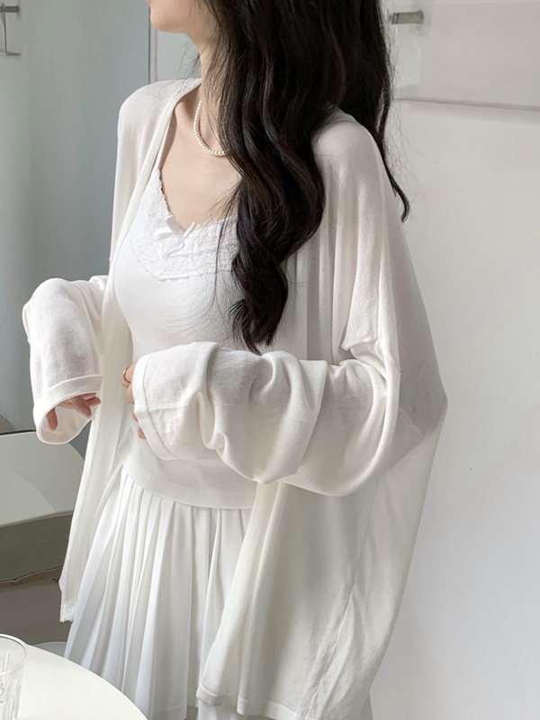 Korean-Style Gentle White Sun-Protective Ice Silk Jacket for Women, Summer Lazy Loose Knit Cardigan, V-Neck Versatile Air-Conditioning Shirt for Autumn