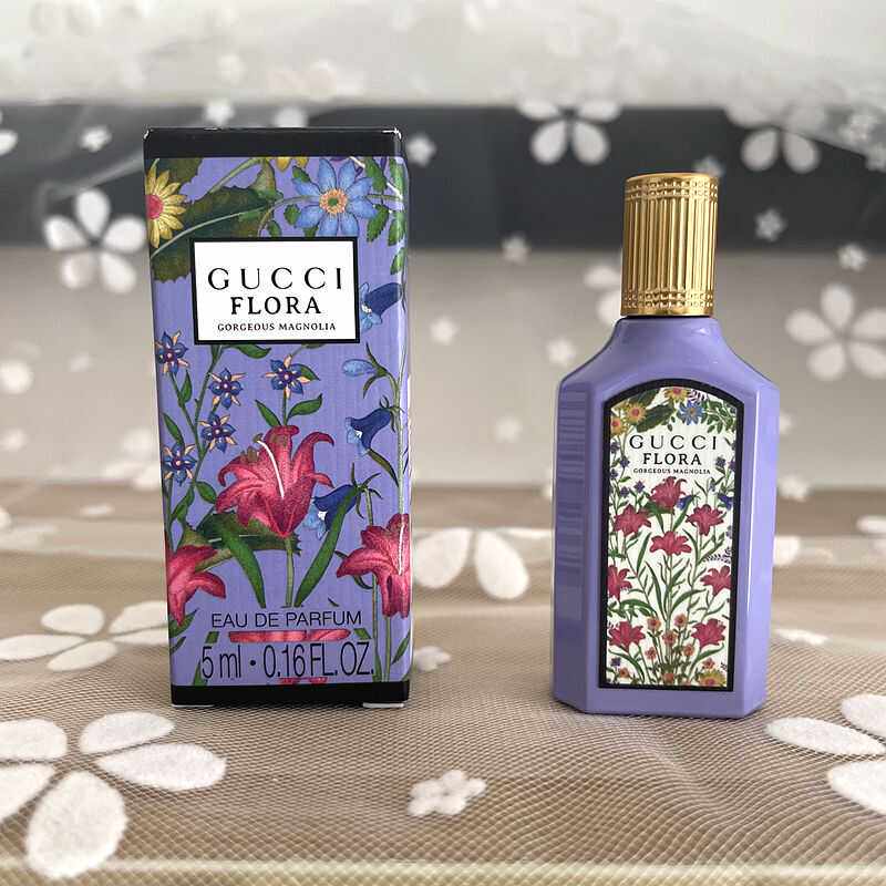 GUCCI FRORA 香水100ml(※1プッシュのみ使用) グッチ フローラ ゴージャス マグノリア オードパルファム フォー