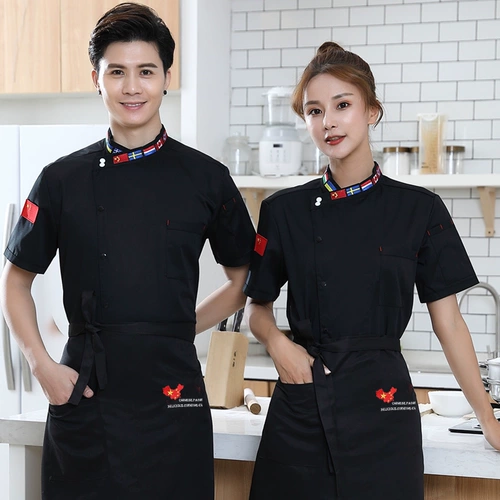 Высококачественный повар для общественного повара для мужчин в ресторане с коротки