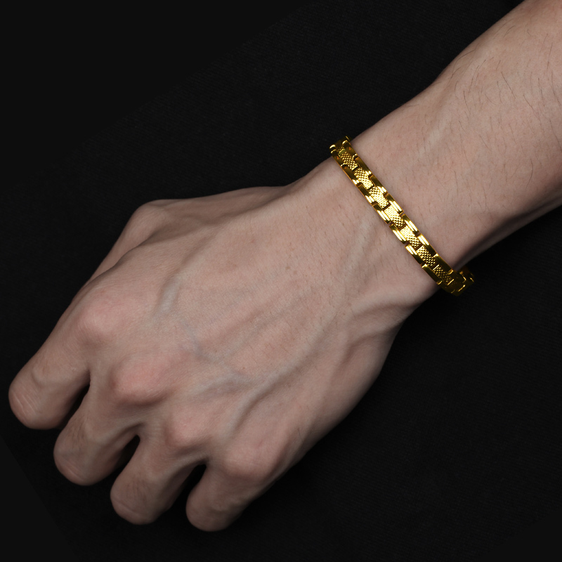 High-End Titanium Steel Bracelet for Men, Fashionable and Unique Design, Gold Color, Anti-Radiation, Sleep Aid, Men's Jewelry Trend