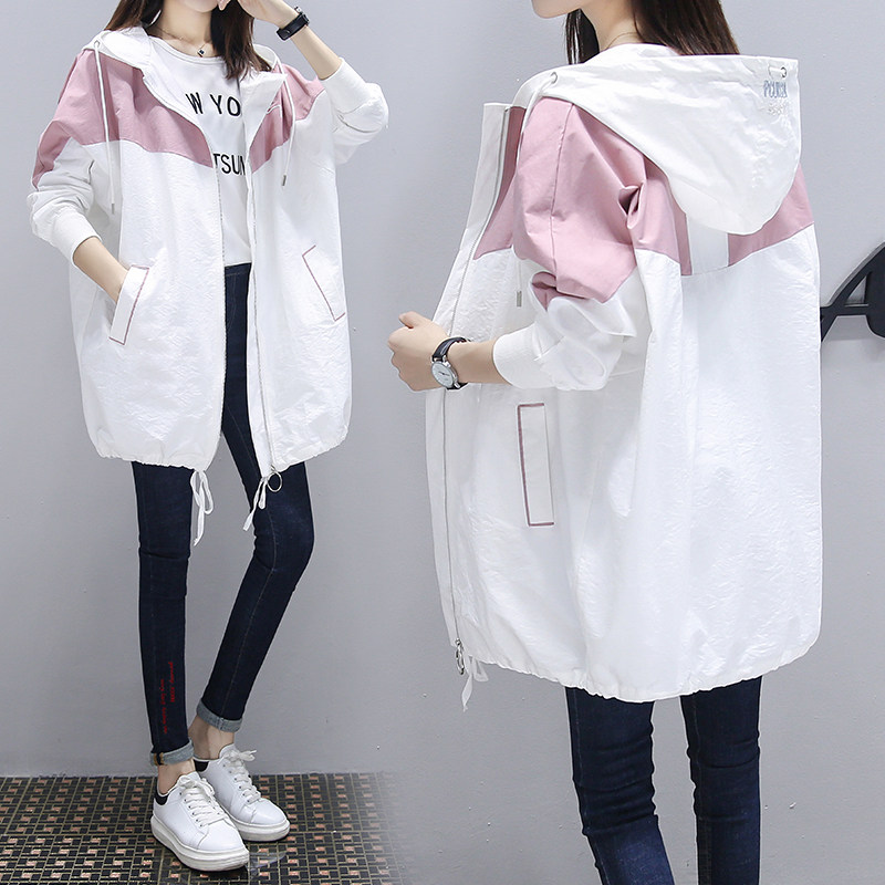 The new maternity coat spring and autumn long-sleeved fashion color-matching hooded trench coat loose thin wild medium-long version of the top