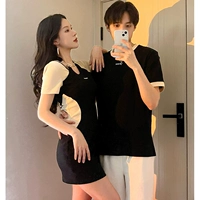 Черный мужчина с коротким рукавом