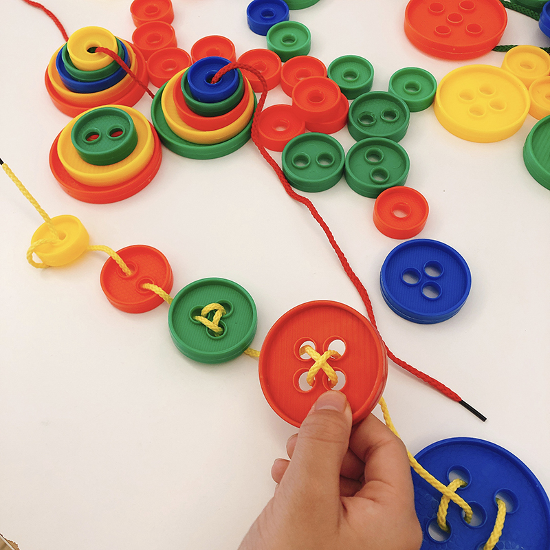Kindergarten teaching aids super-large number of children buttons Strings Strings Threading Toys Male Girls Fine Action Training Stitches