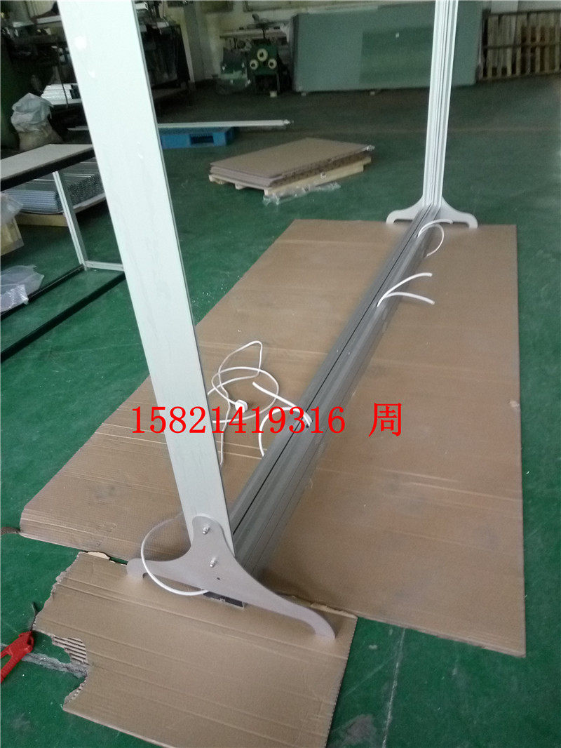 Cab frame sole frame frame feet feet side side of the feet support feet of the foot of the foot of the Cab Film Lightbox Iron support feet