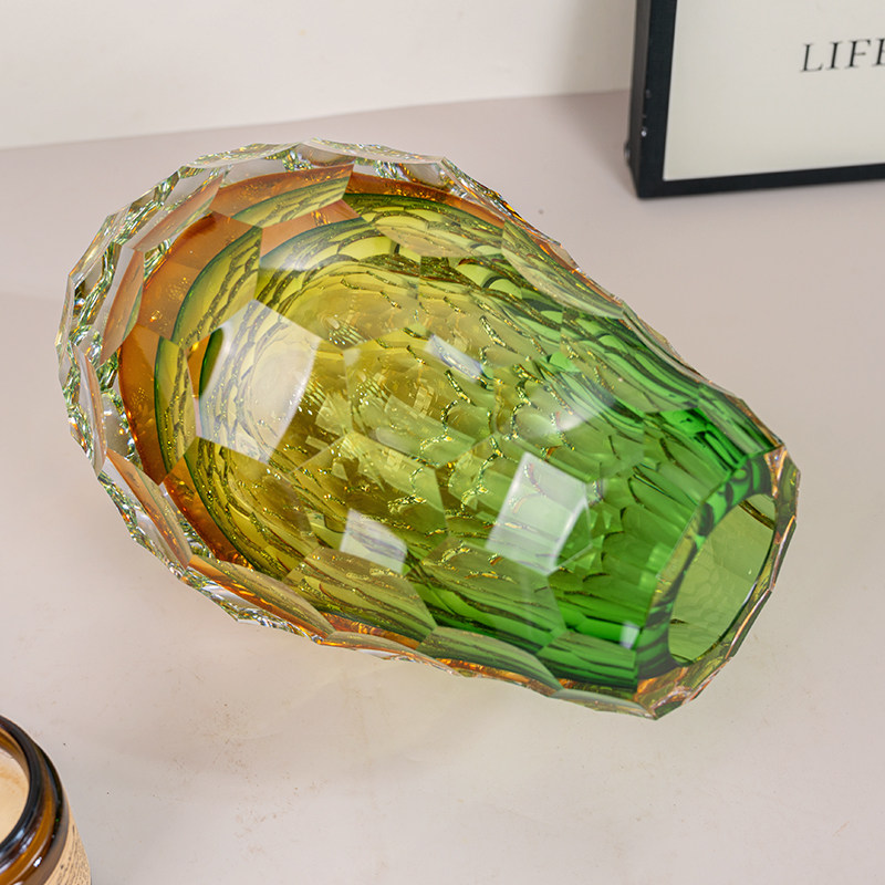 L606 现代化琉璃上浅绿下黄轻奢花瓶高颜值居家创意摆件插花器详情4