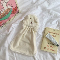 Белый, с медвежатами