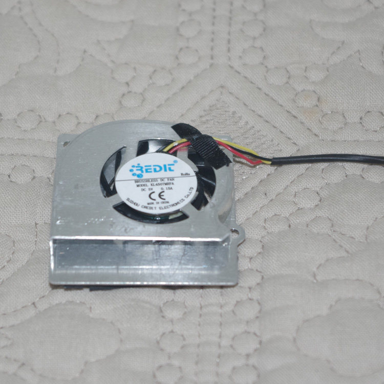 Detached laptop CPU fan MODEL KL4507MRFA DC 0 5V 15A