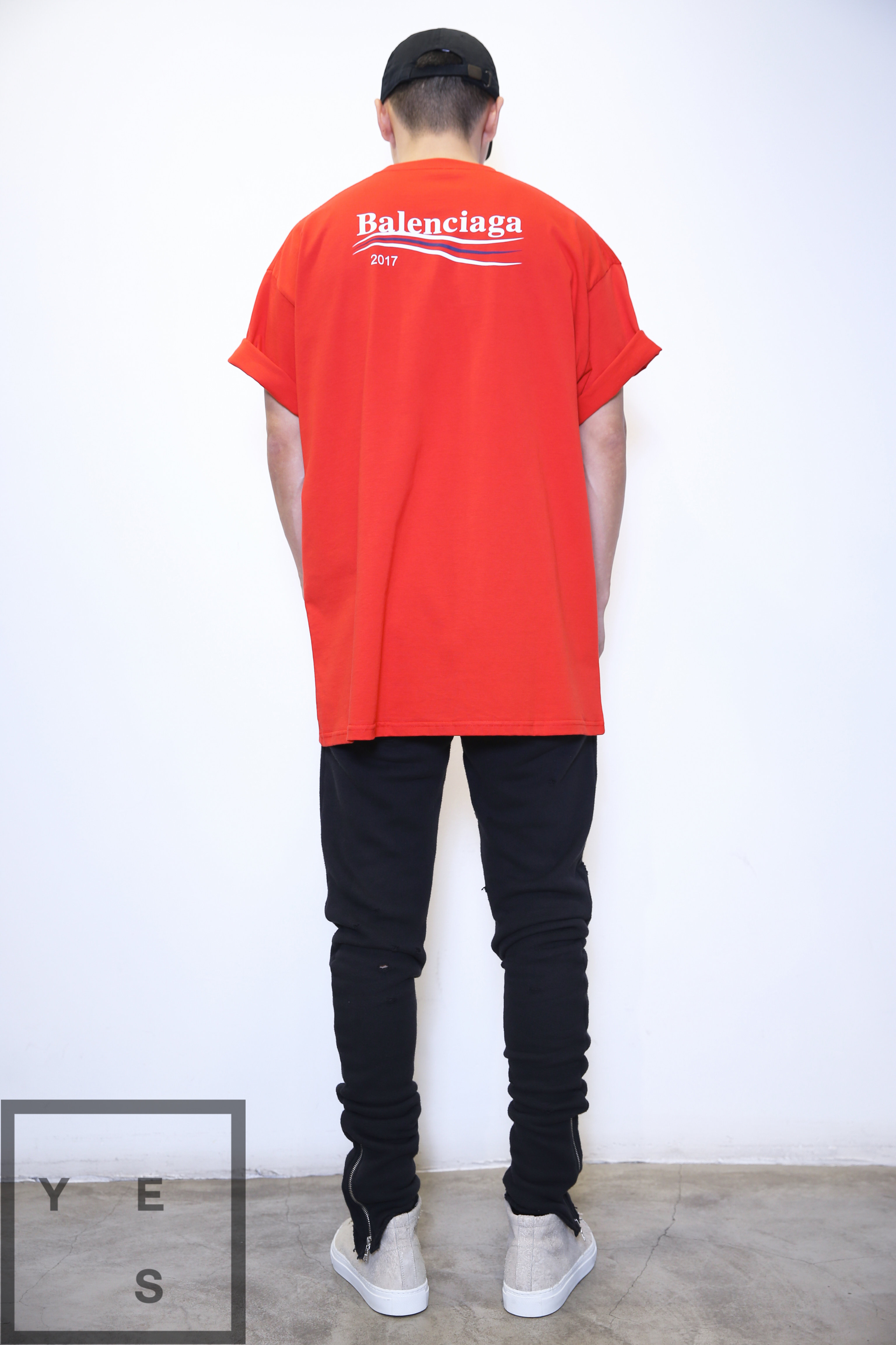 balenciaga tee red