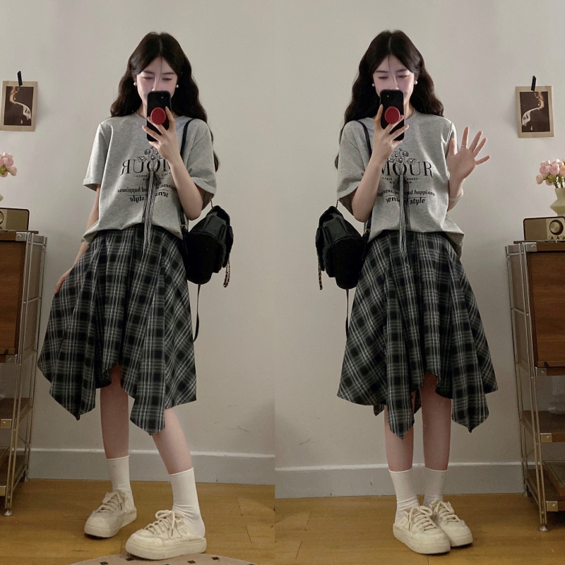 Plus-Size Gray Letter Top for Women, New Summer Style, Slimming and Versatile, Irregular Plaid Skirt Two-Piece Set for Chubby Girls Plus-Size Gray Letter Top for Women, New Summer Style, Slimming and Versatile, Irregular Plaid Skirt Two-Piece Set for Chubby Girls