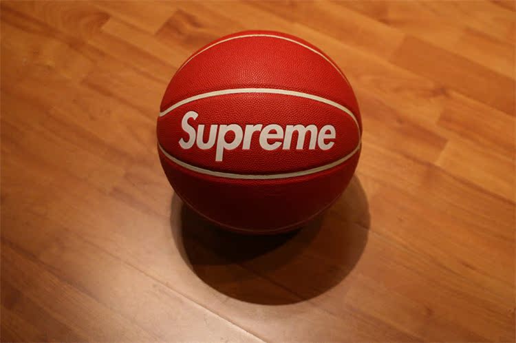 Баскетбольный мяч Supreme