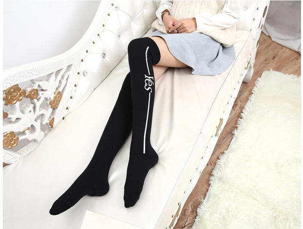 Trên tất đầu gối qua đầu gối mùa thu và mùa đông dài ống cotton vớ vớ nữ bình thường bước khởi động đặt miếng đệm đầu gối chân vớ set tất noel