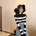 Áo sơ mi cộc tay mùa thu lười cổ tròn áo len sọc mỏng giảm béo hoang dã Hàn Quốc sang trọng đáy quần nữ Vòng cổ áo len