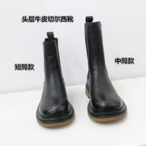 A small number of short and medium barrel head layer cowhide leather Chelsea Womens boots Black elastic sleeve womens boots for winter