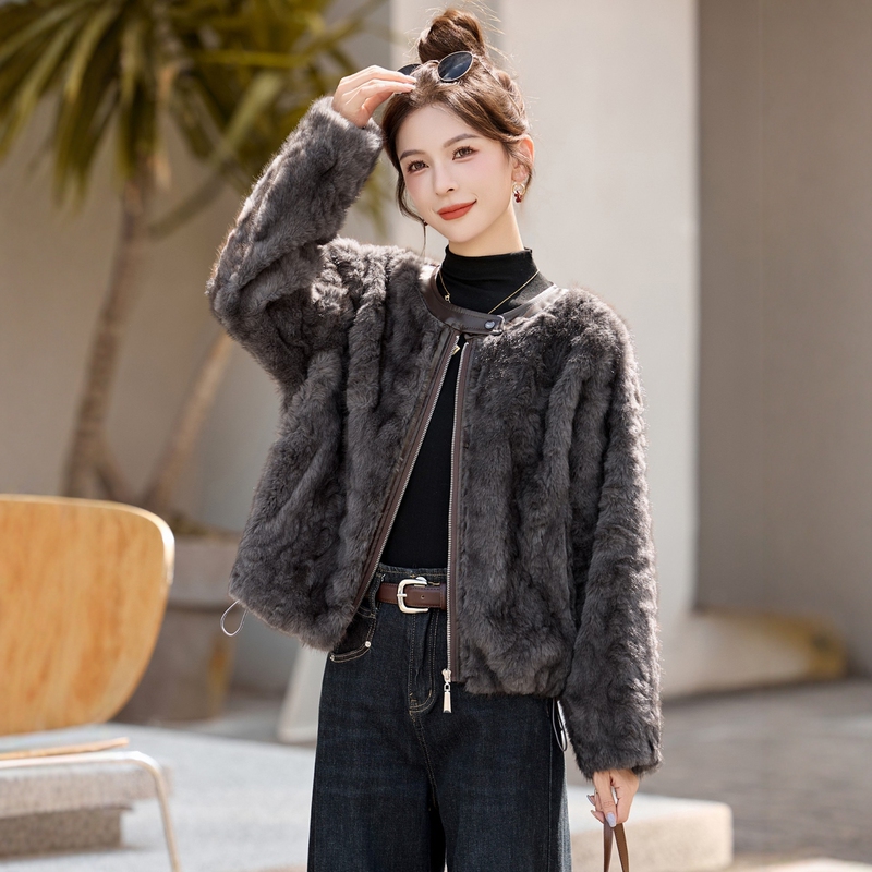 Fashionable Fur Integrated Short Coat for Women 2026 Spring and Autumn New Style Petite Age-Reducing Elegant Versatile Fur Top