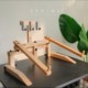 ຜະລິດຕະພັນໃຫມ່ desk rack Hualinjun ຕົ້ນສະບັບງ່າຍດາຍຫນຶ່ງສິ້ນຕາຕະລາງ treasure rack flat rack stitch stretch ໄມ້ desktop desktop rack