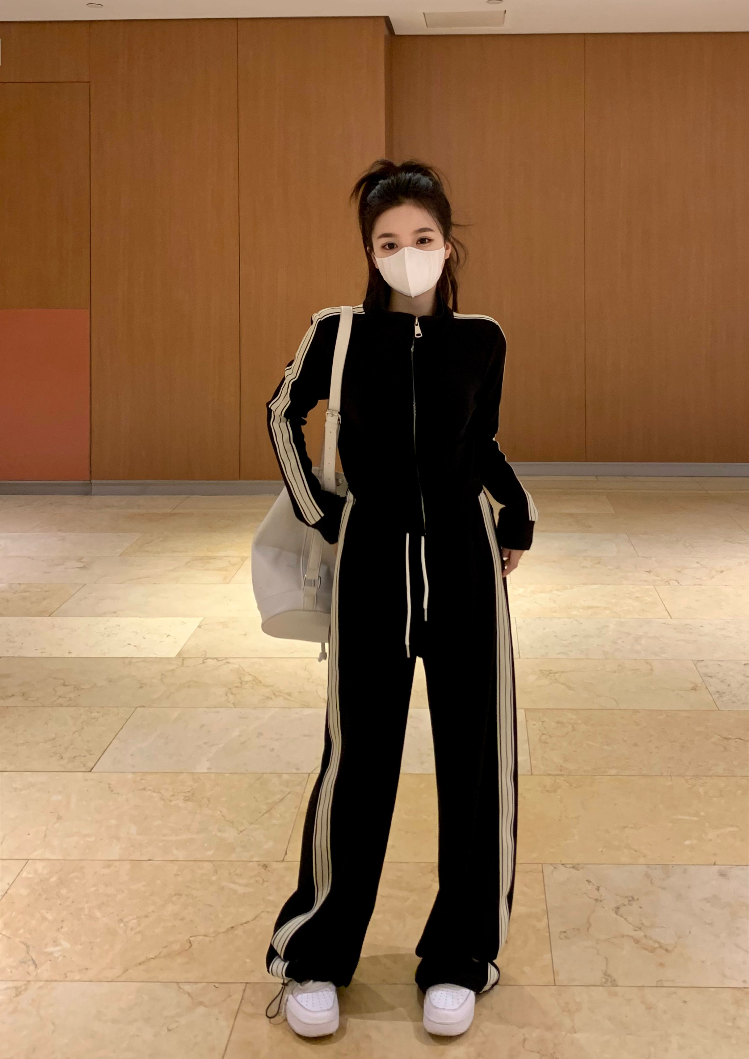 Стильные костюмы 大码休闲运动套装女秋季2025新款黑色显瘦外套高腰显瘦长裤两件套