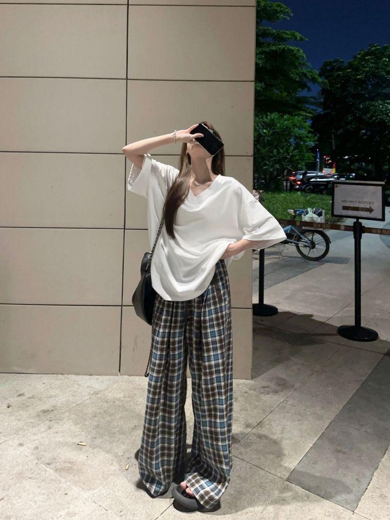 大码女装白色慵懒风T恤女夏季胖mm宽松遮肚V领短袖上衣休闲体恤